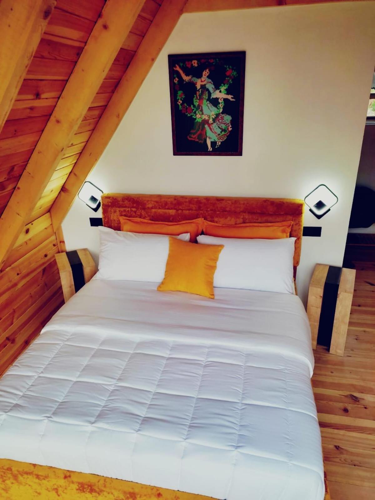 Guest House Astrit Villi Theth Exterior photo