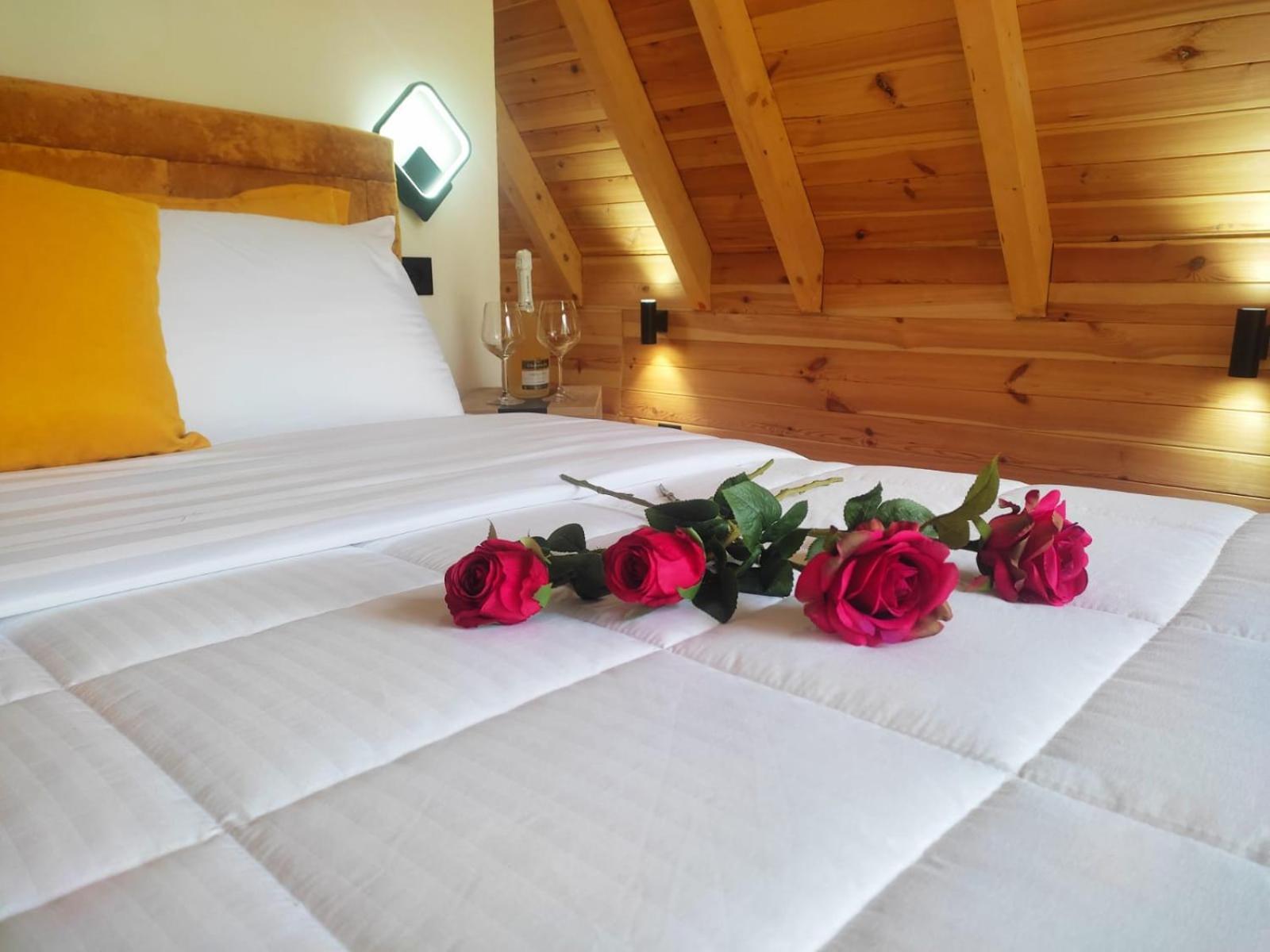 Guest House Astrit Villi Theth Exterior photo